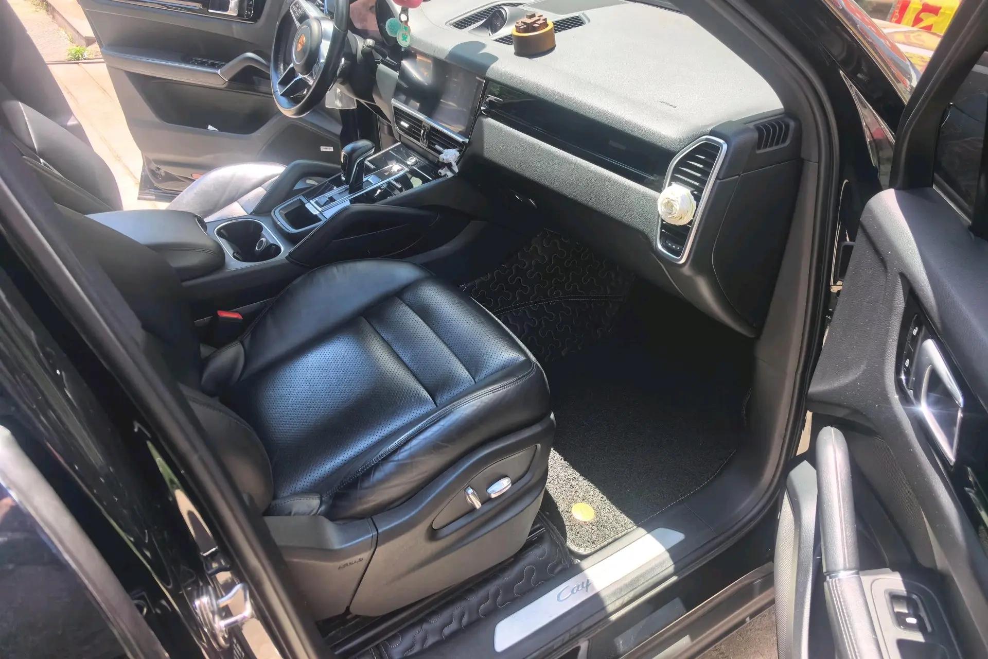 Porsche Cayenne (Imported) 2018 Cayenne 3.0T US Edition Automatic Gear 2