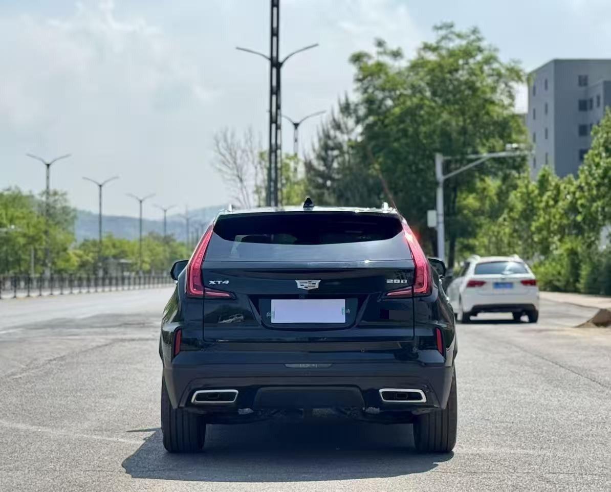 Cadillac XT4 2024 28T Two-Drive Luxury Model 8