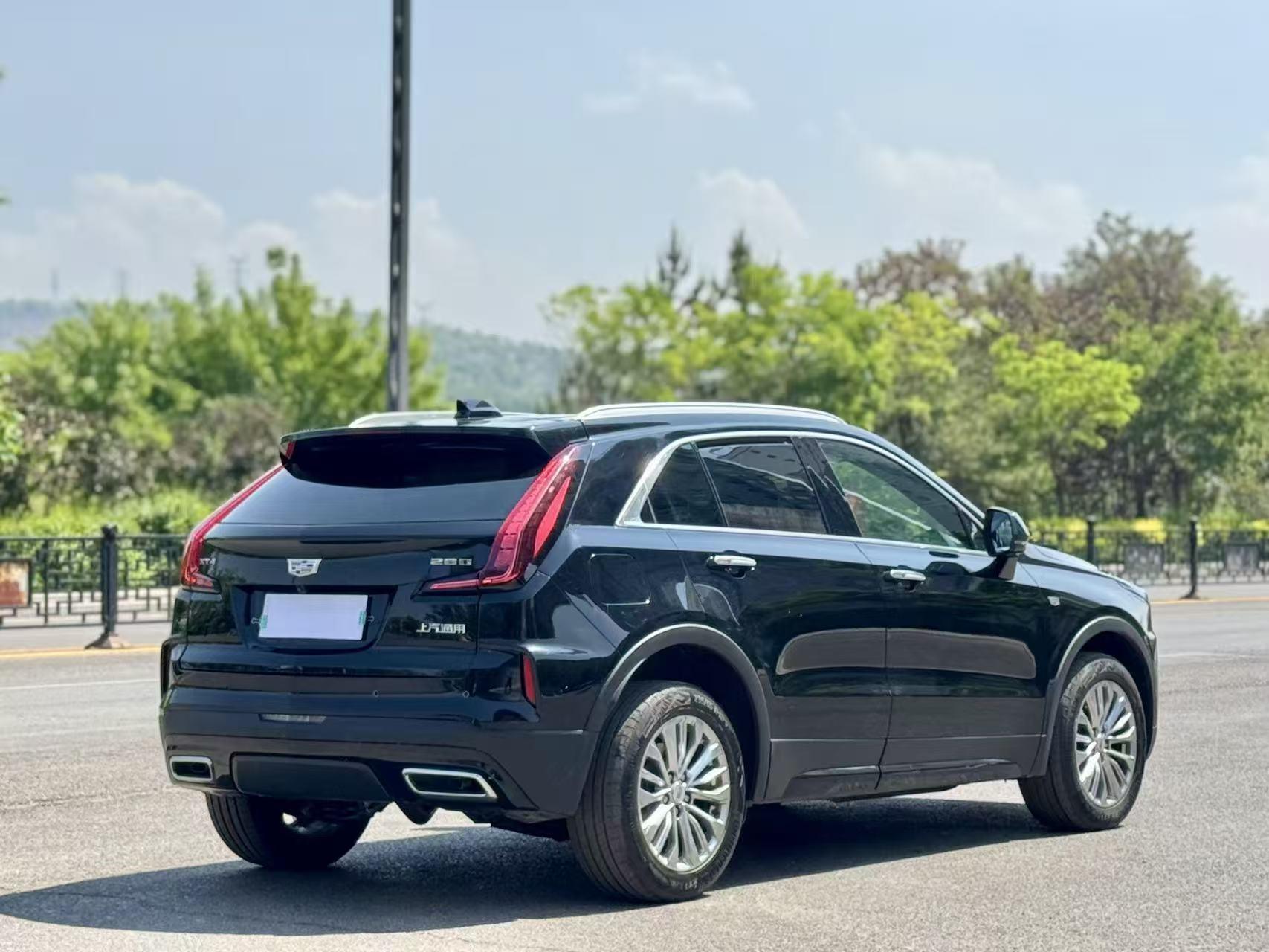 Cadillac XT4 2024 28T Two-Drive Luxury Model 9