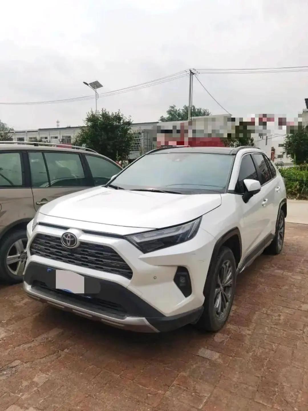 Toyota 2024 RAV4 Rongbo 2.0 Stepless Two-Drive Fashion Plus Edition Automatic Gear
