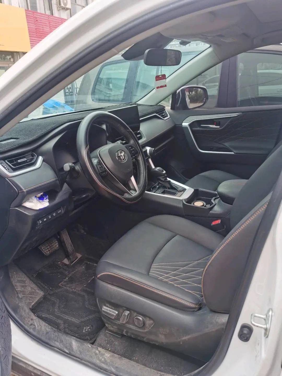 Toyota 2024 RAV4 Rongbo 2.0 Stepless Two-Drive Fashion Plus Edition Automatic Gear 5