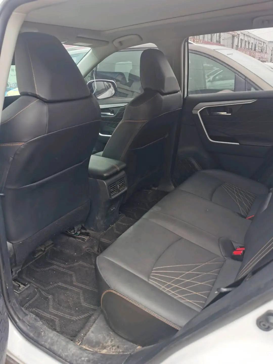 Toyota 2024 RAV4 Rongbo 2.0 Stepless Two-Drive Fashion Plus Edition Automatic Gear 6