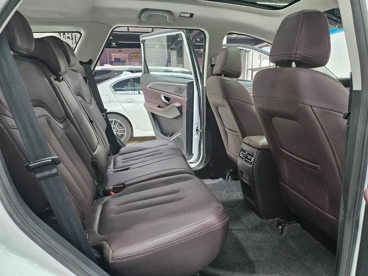 Jetour 2025 X90 PLUS 1.6TD Elite Edition 7-seat Automatic Gear 17