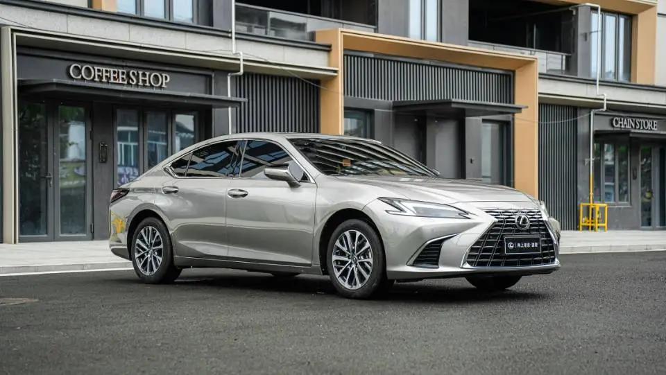 Lexus ES (Imported) 2025 ES200 2.0 CVT Prestige Edition Automatic 3