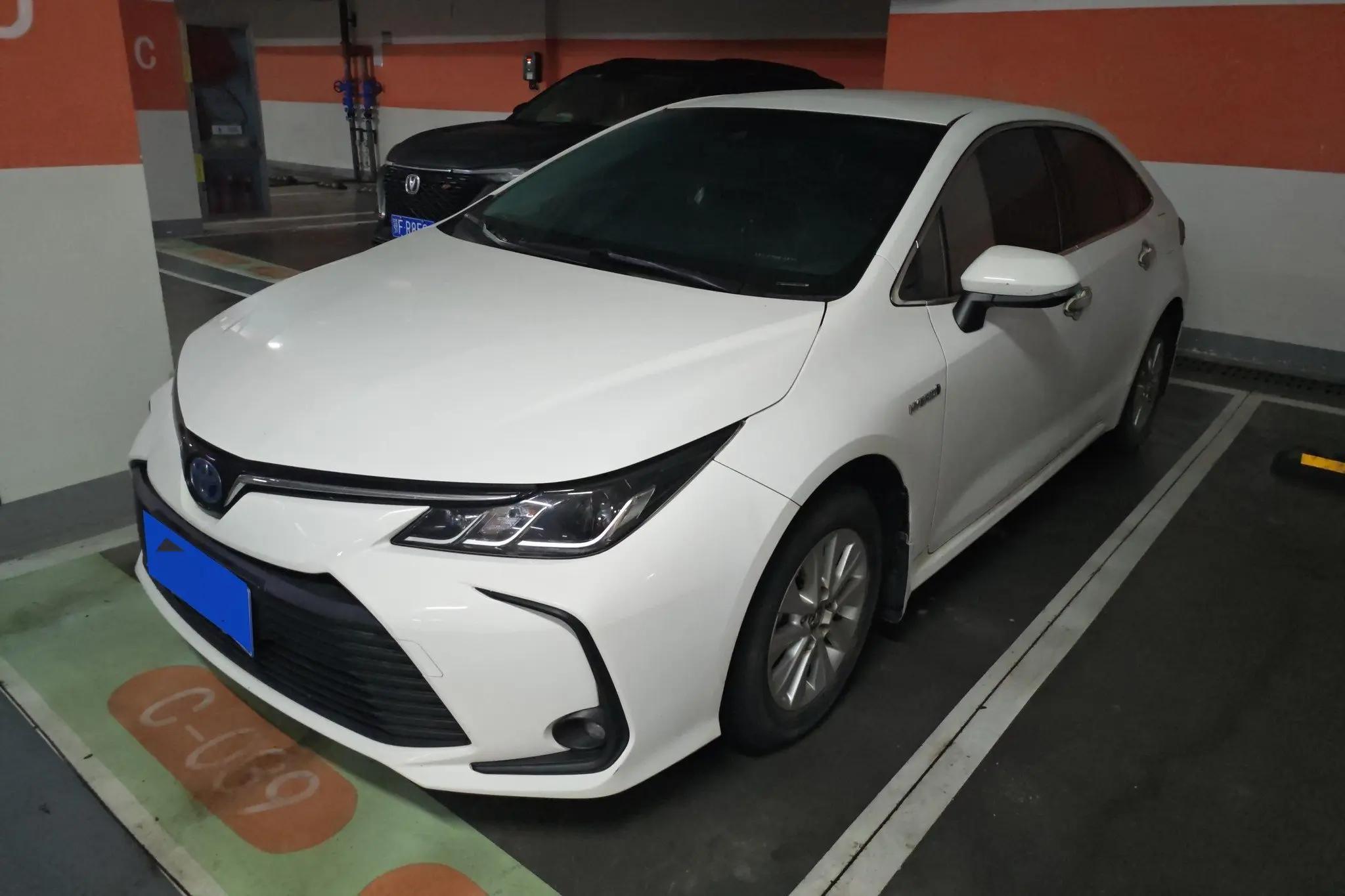 Открыть галерею: Corolla 2021 Double Engine 1.8L E-CVT Pioneer Edition