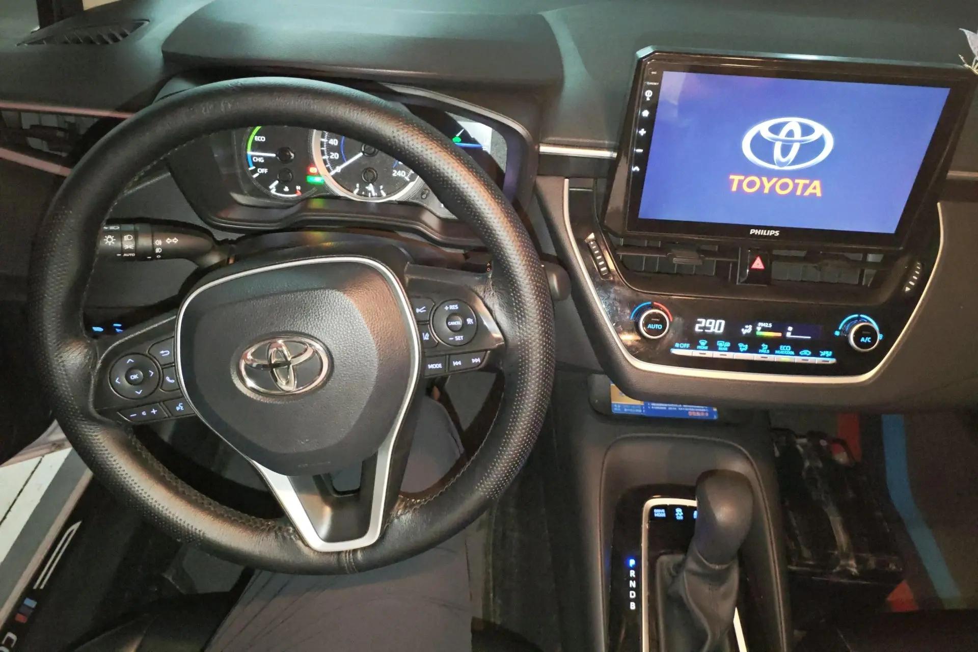 Corolla 2021 Double Engine 1.8L E-CVT Pioneer Edition 3