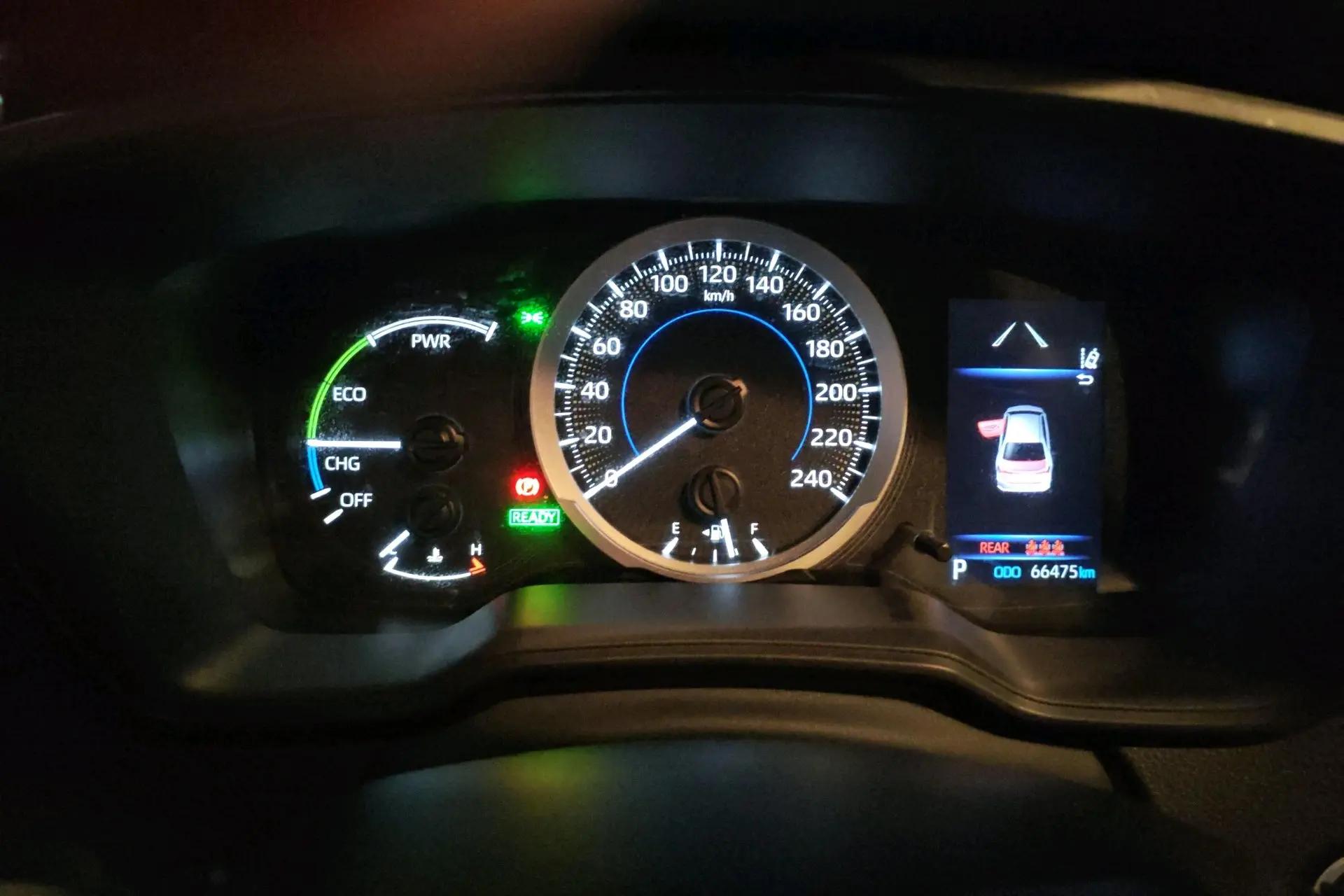 Corolla 2021 Double Engine 1.8L E-CVT Pioneer Edition 5