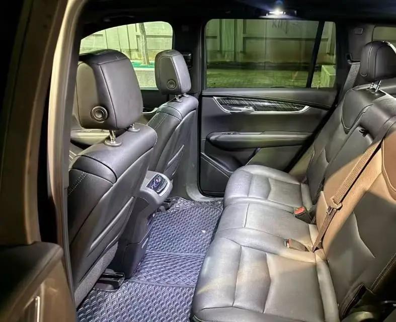 Cadillac XT6 2021 28T 7-seat 4-wheel drive fashion model 4