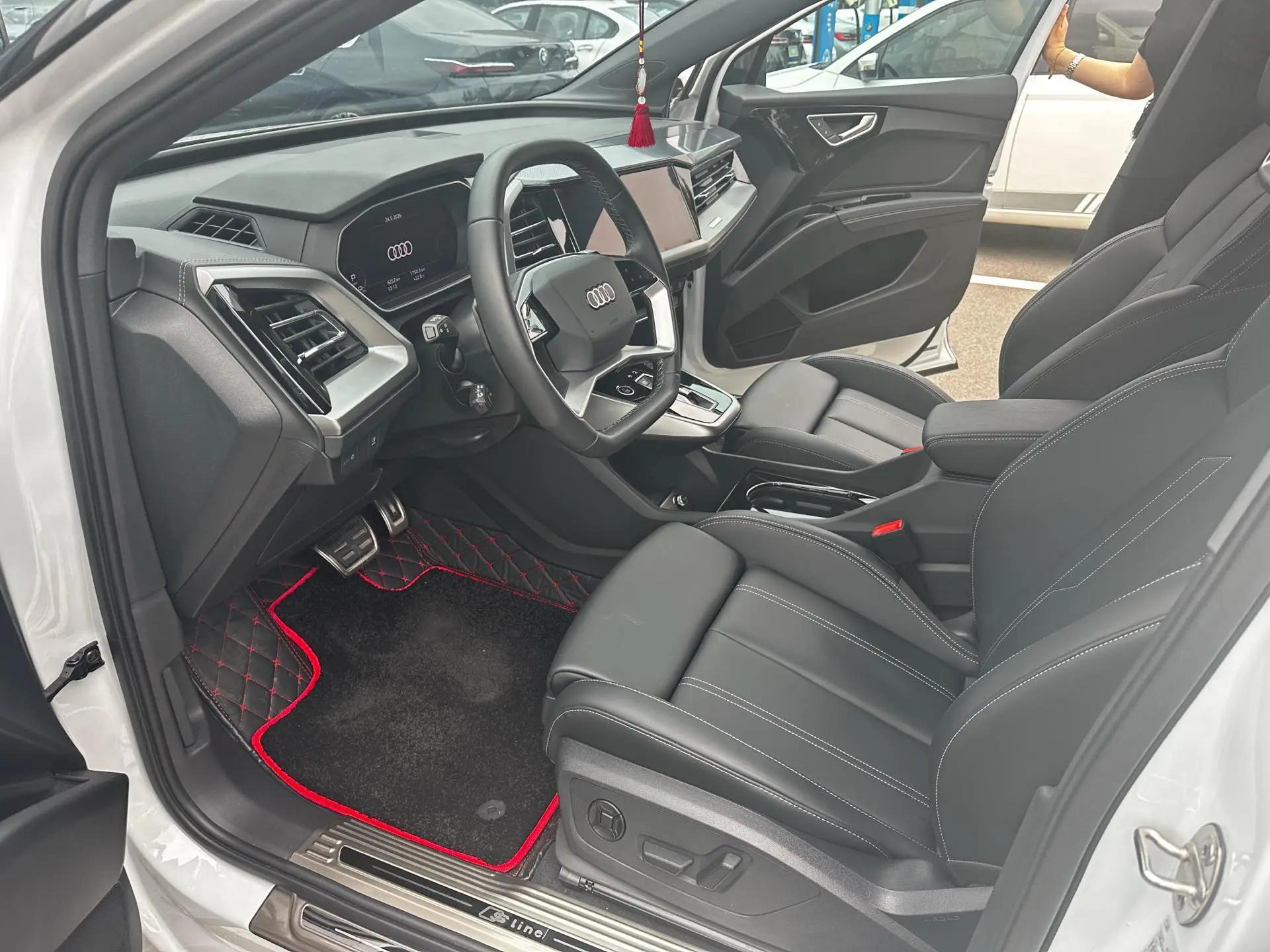 Audi 2024 Q4 e-tron 40 Creation Edition Automatic Gear 2