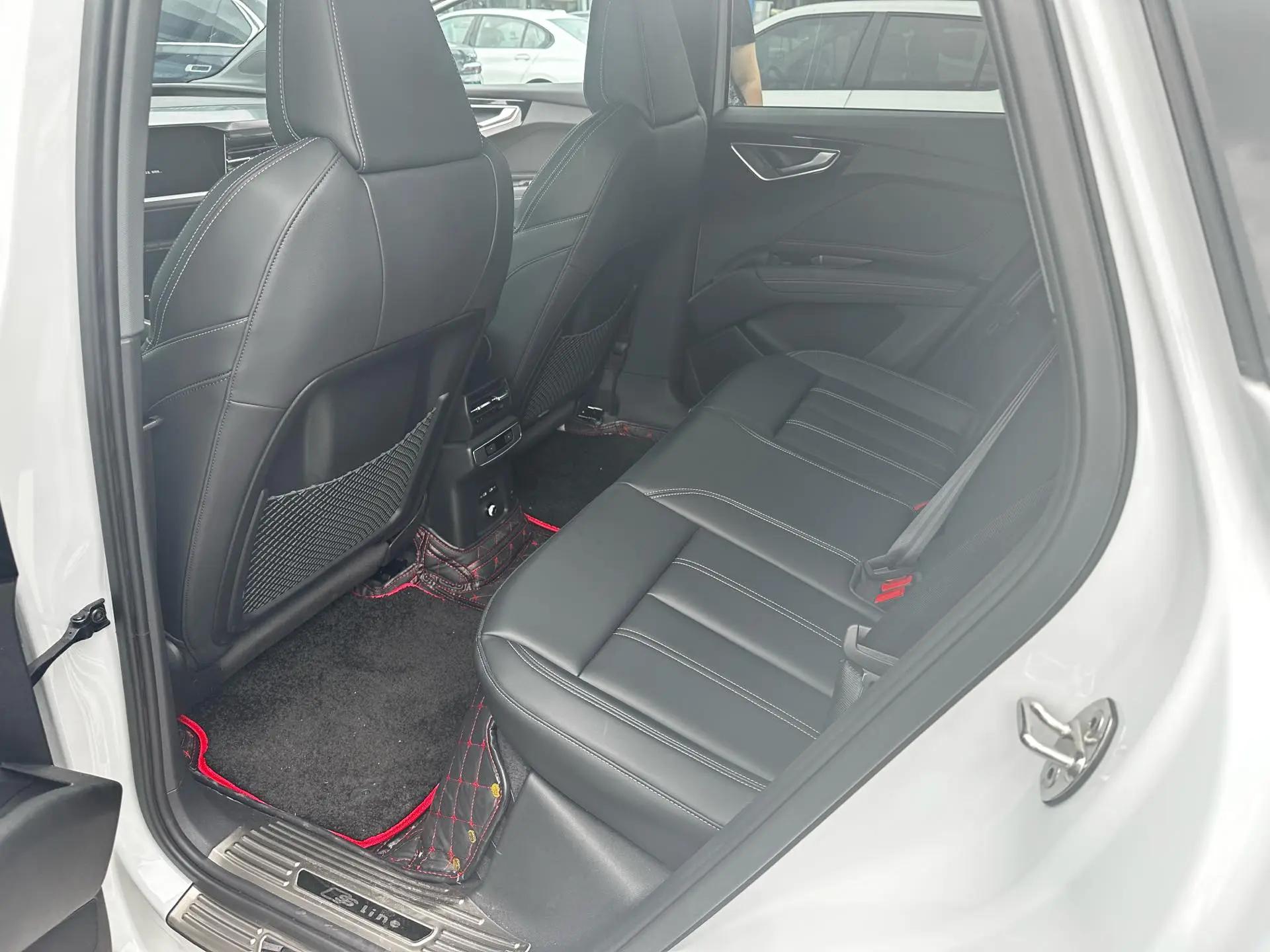 Audi 2024 Q4 e-tron 40 Creation Edition Automatic Gear 4