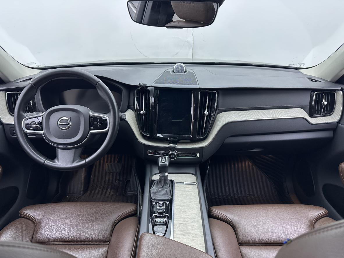 Volvo XC60 2020 T5 4WD Zhiyuan Deluxe Edition 8