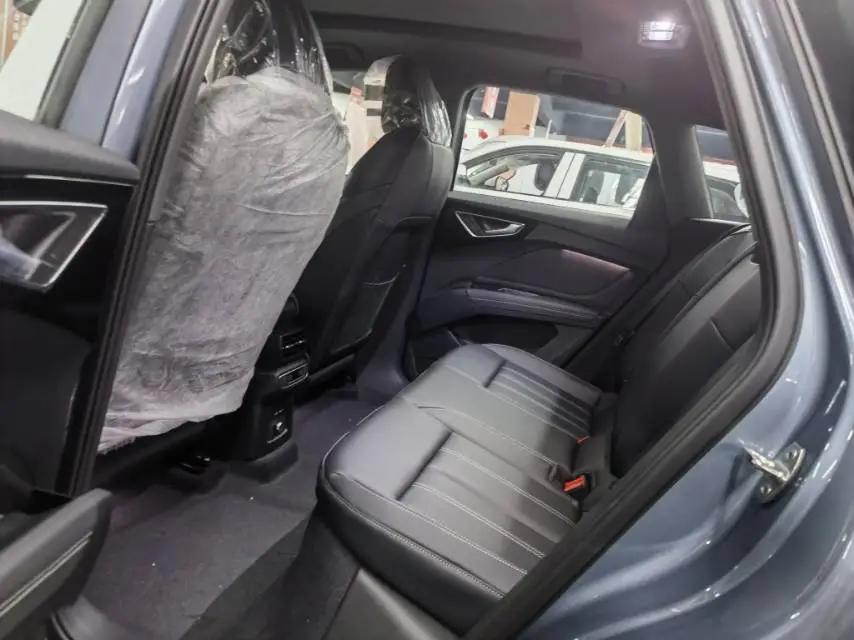 Audi 2024 Q4 e-tron 40 Creation Edition Automatic Gear 4