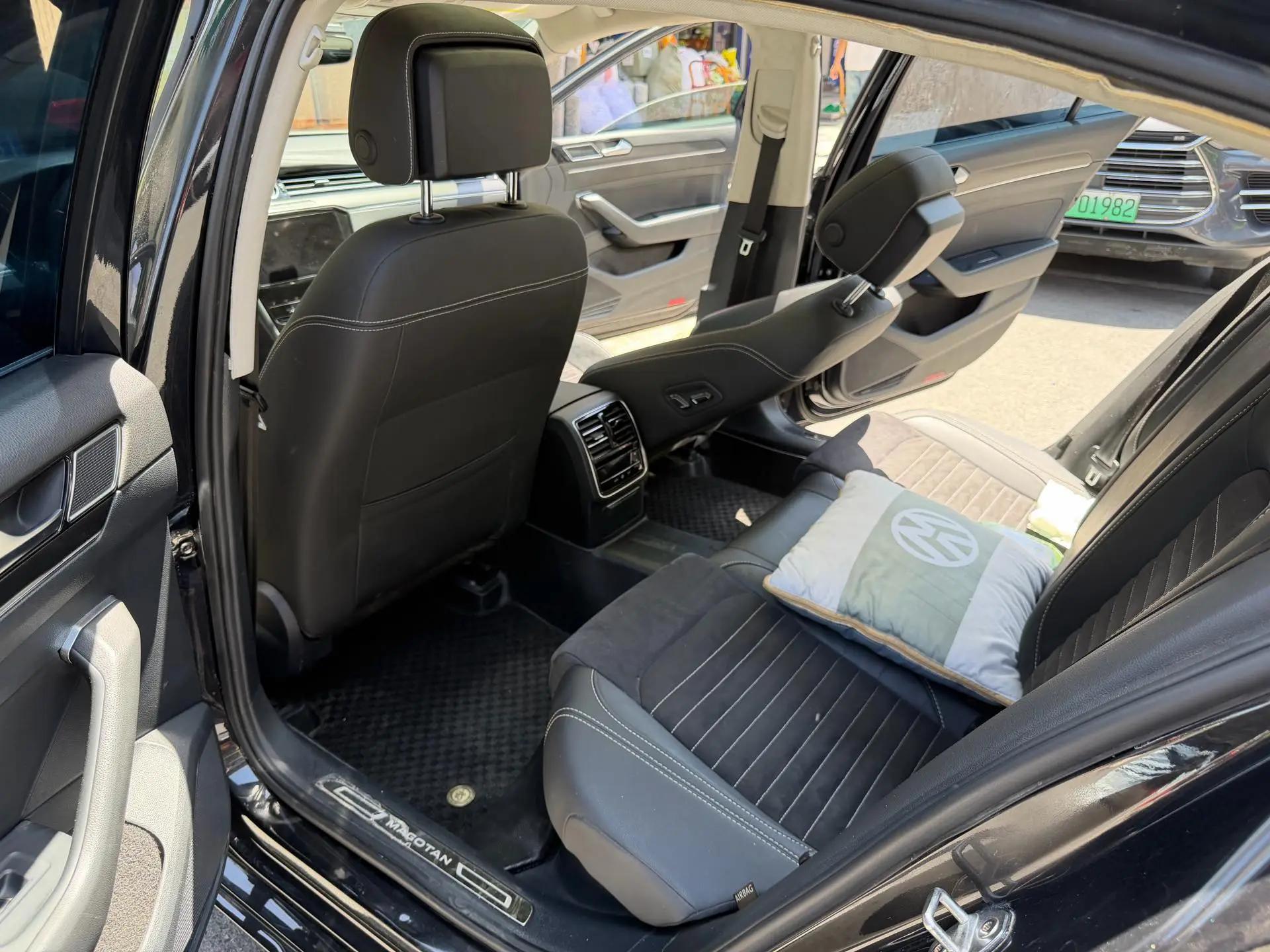 Magotan 2020 380TSI DSG Distinguished Model 3