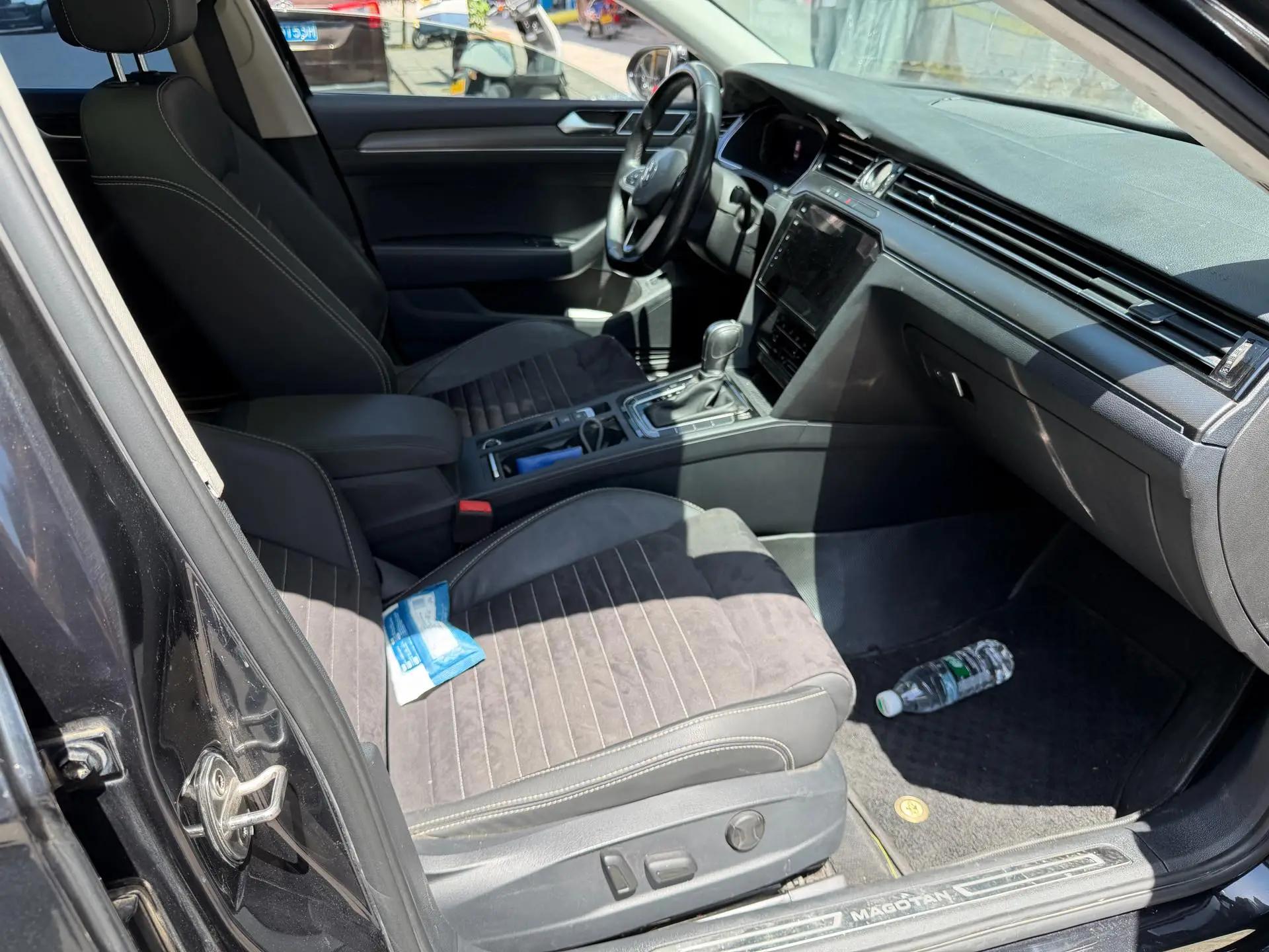 Magotan 2020 380TSI DSG Distinguished Model 6