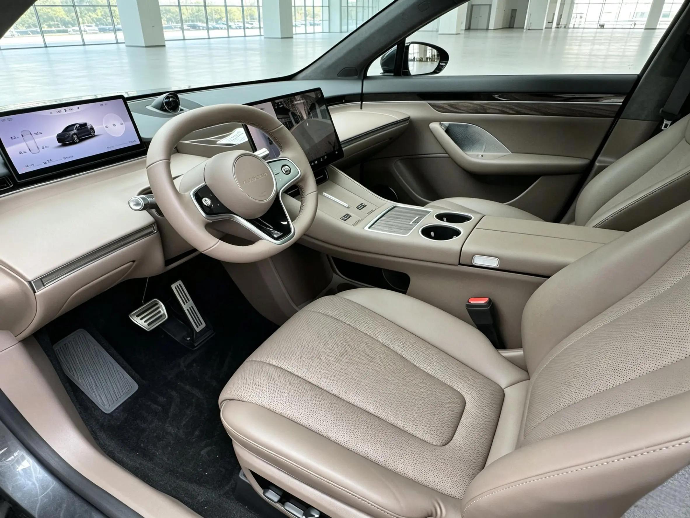 Intellectual 2025 R 7 251km Max Automatic Gear 8