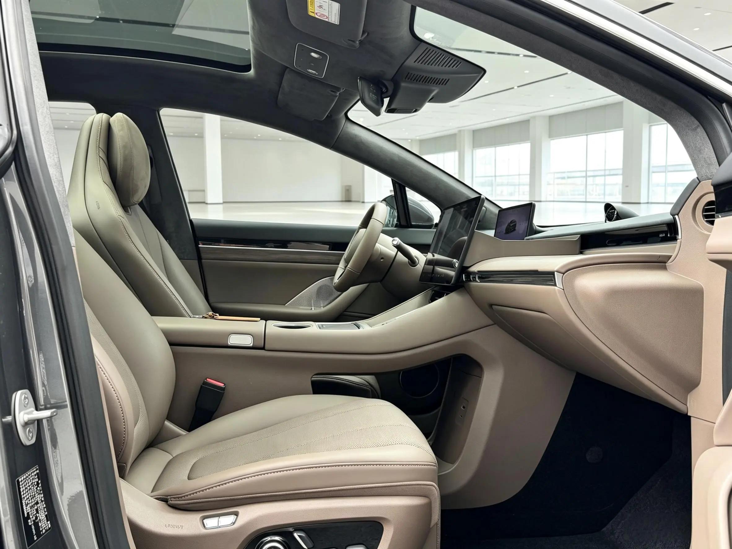 Intellectual 2025 R 7 251km Max Automatic Gear 9