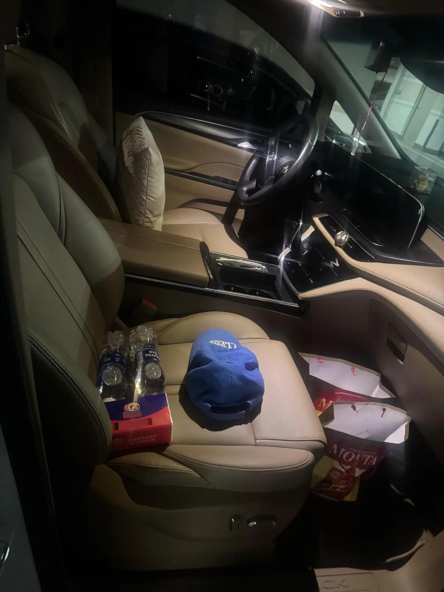 Buick GL8 2021 ES Lu Zun 653T Comfort 3