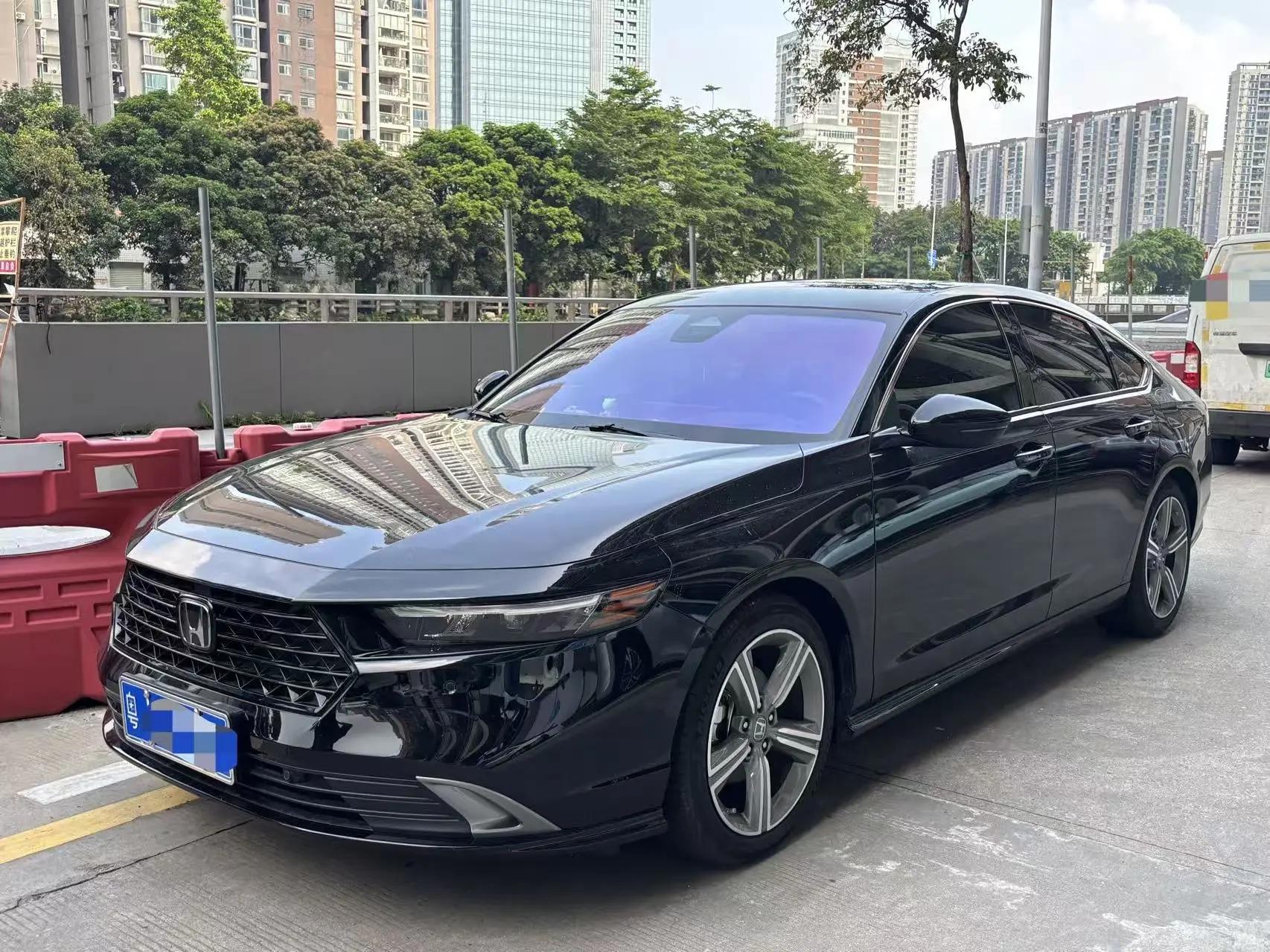 打开图片灯箱:Honda 2023 11th Generation Accord 1.5T CVT 260TURBO Elite Edition Automatic