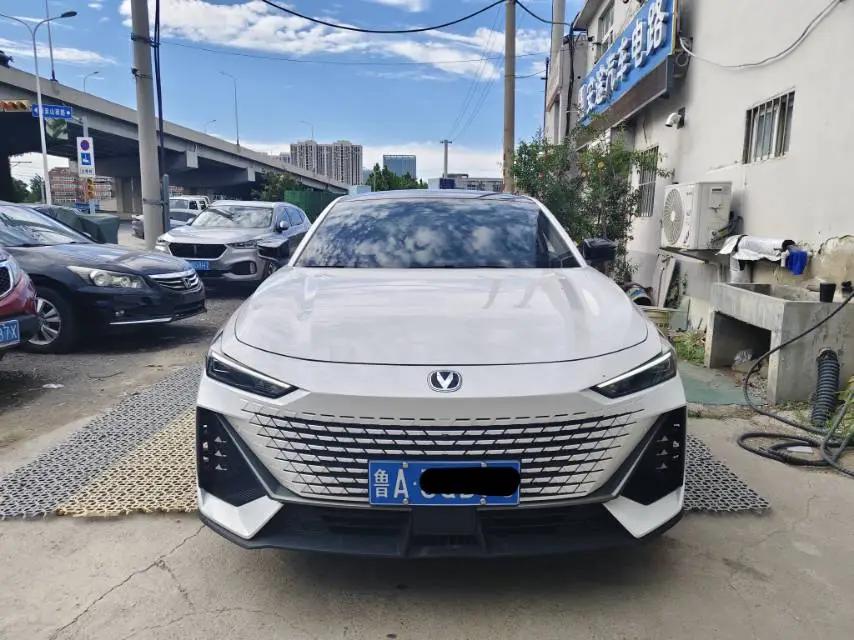 ChangAn 2023 UNI-V 1.5T Prestige Automatic 2