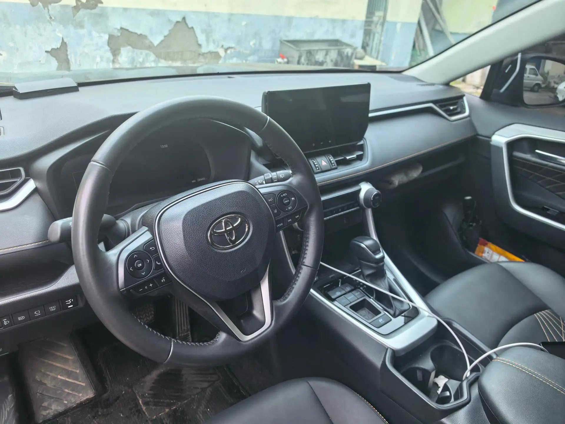 Toyota 2024 RAV4 Rongfang Dual Engine 2.5 Stepless Two-Drive Elite Plus Edition Automatic Gear 5