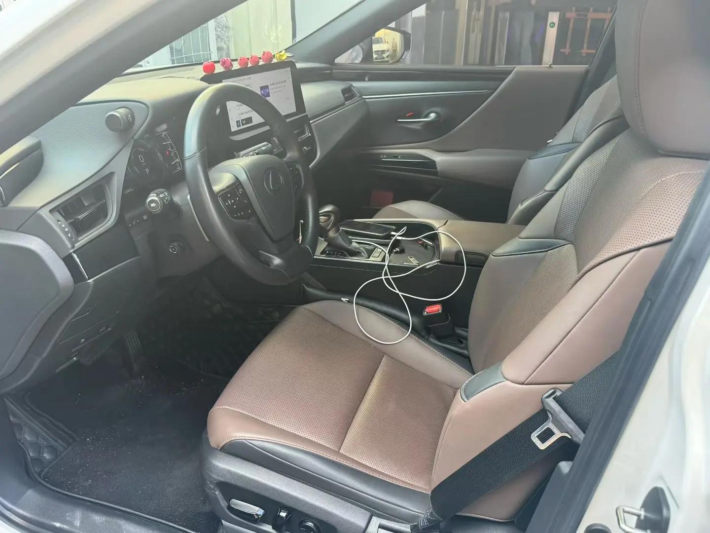 Lexus ES 2022 300h Excellent Edition 7