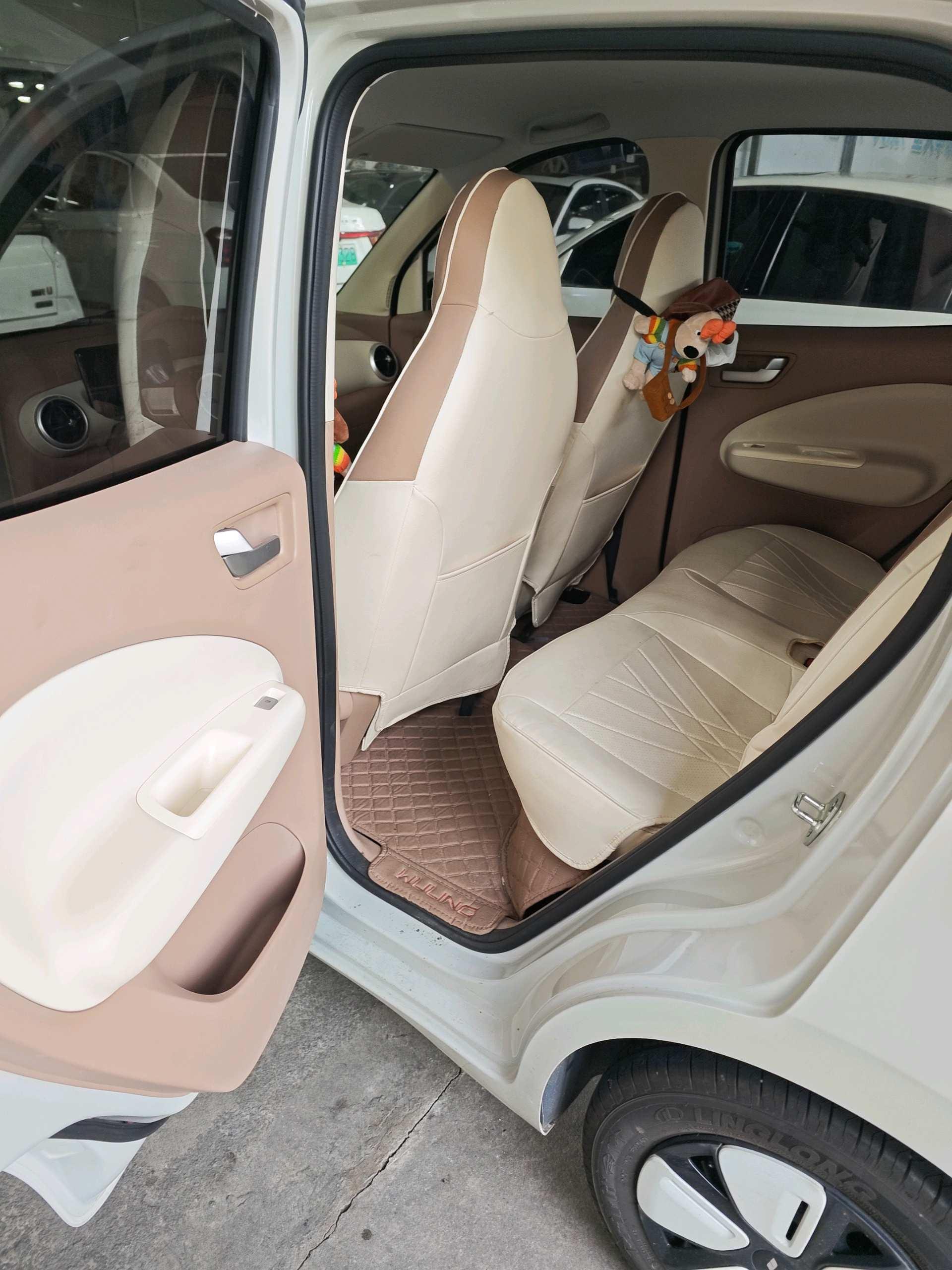WuLing 2025 HongGuang MINI EV Four-Door Advanced Automatic 4