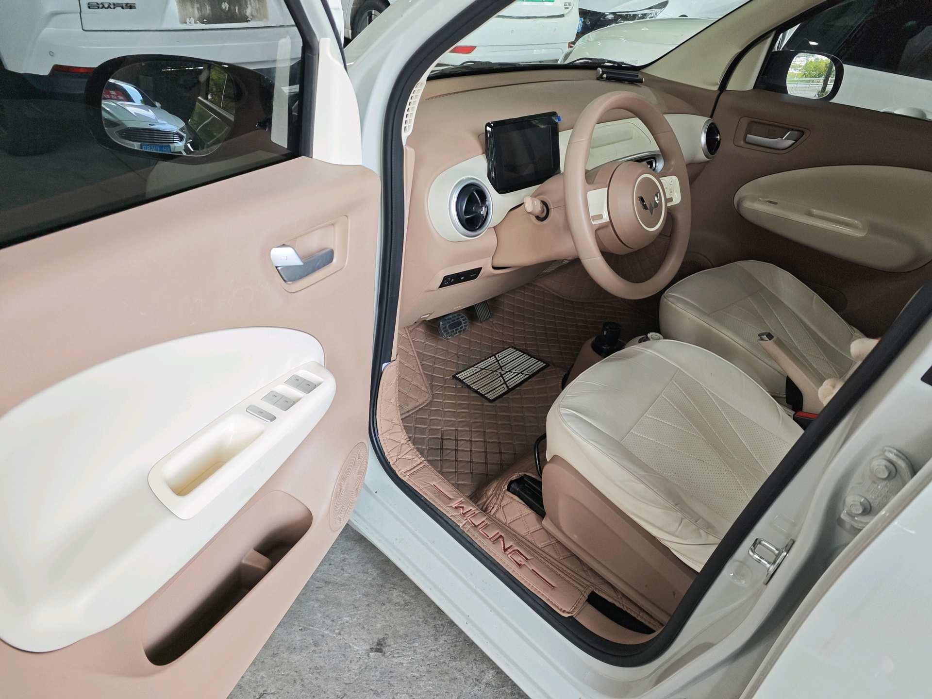 WuLing 2025 HongGuang MINI EV Four-Door Advanced Automatic 5