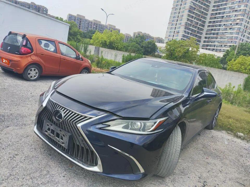 Lexus ES 2018 200 Excellence Edition Country VI