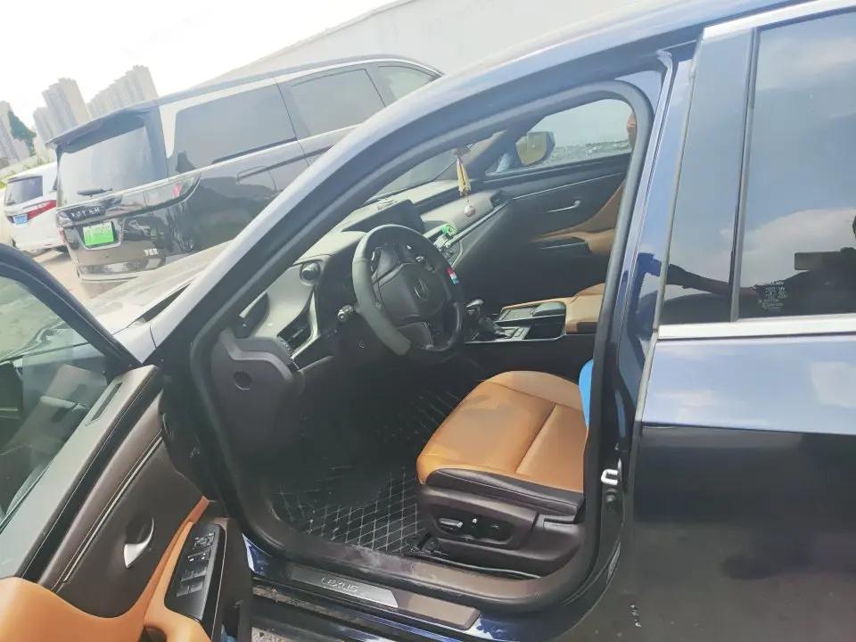 Lexus ES 2018 200 Excellence Edition Country VI 4