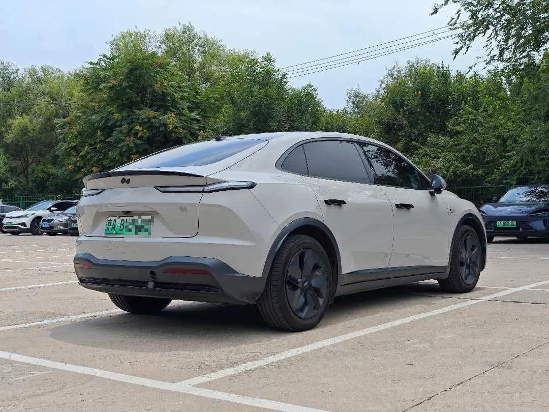 ONVO 2024 L60 60kwh four-wheel drive version of automatic gear 2