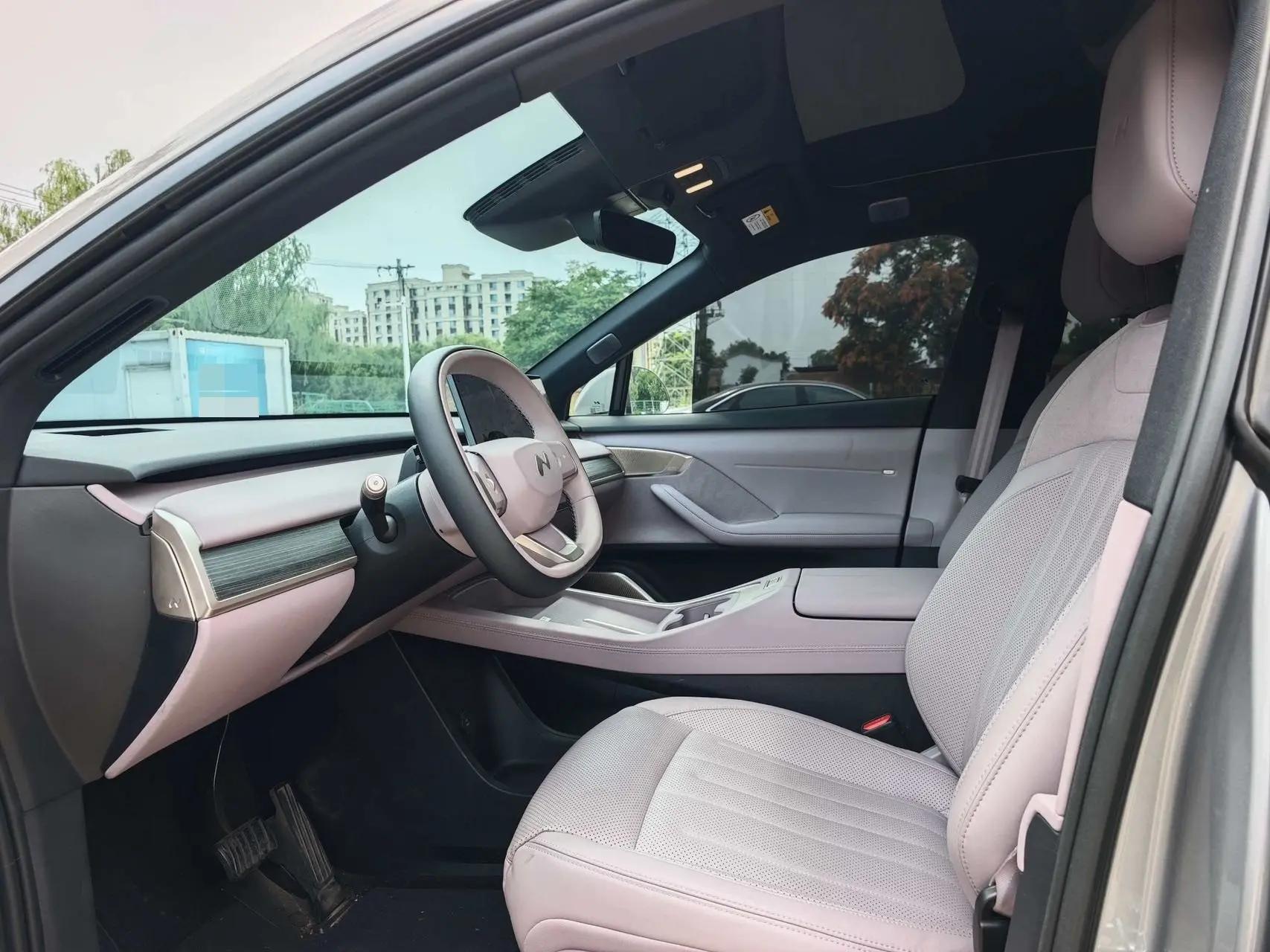 ONVO 2024 L60 60kwh four-wheel drive version of automatic gear 3