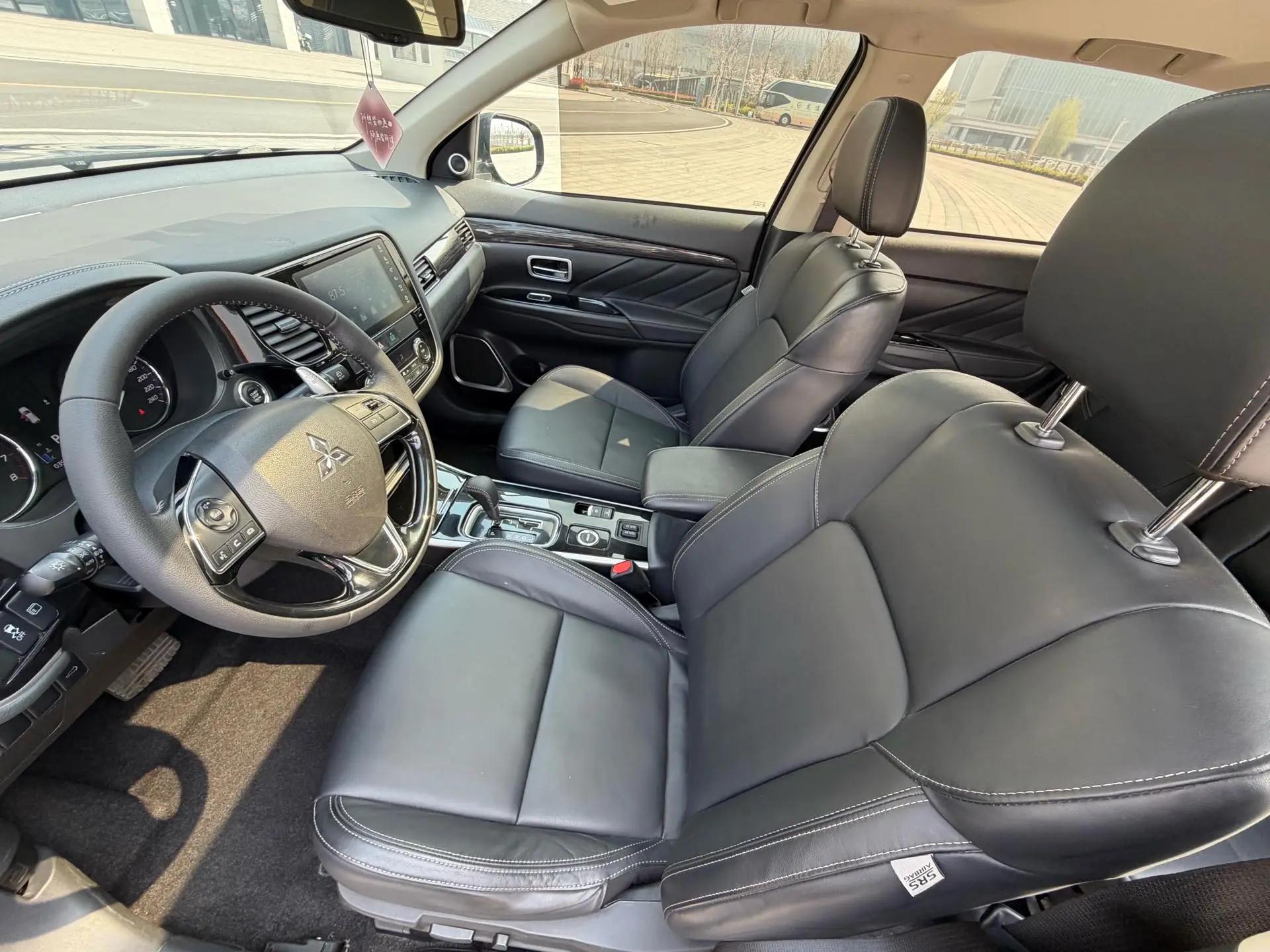 Outlander 2019 2.4L 4-wheel drive to enjoy the version of 5-seat national v 4