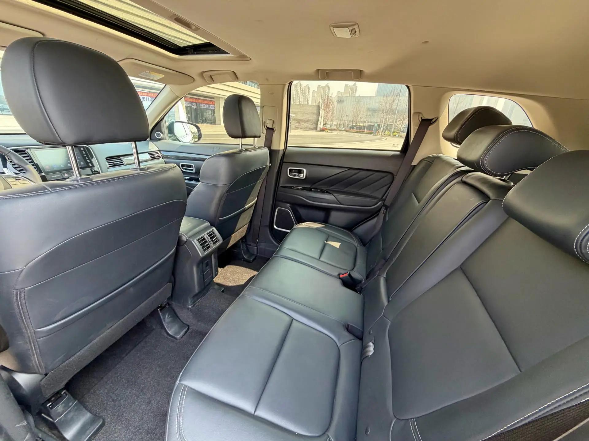Outlander 2019 2.4L 4-wheel drive to enjoy the version of 5-seat national v 6