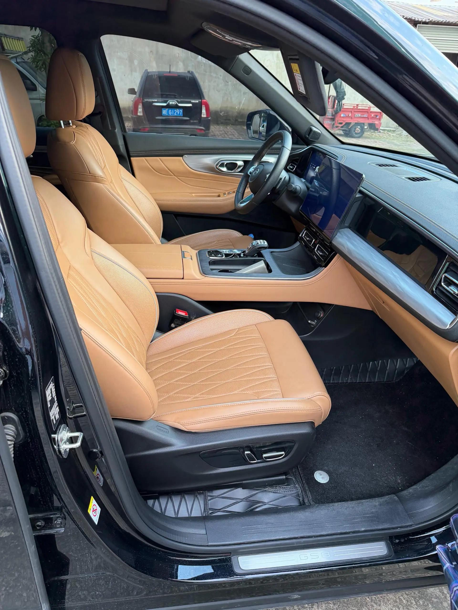GAC Trumpchi GS8 2022 Model, Leading Series, 2.0T GDI, Two-Wheel Drive Luxury Smart Connectivity Version (Seven Seats) 7