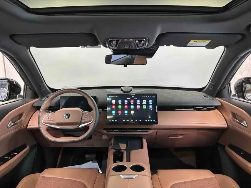 ChangAn UNI-Z 2025 1.5T Luxury Model 4