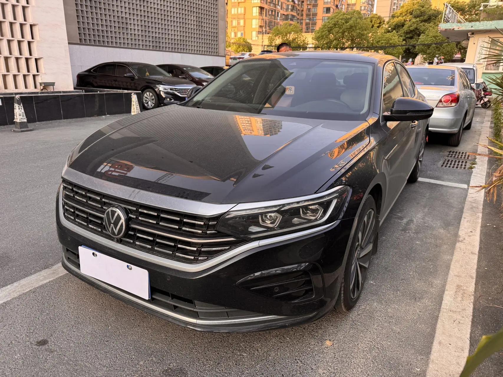 Volkswagen 2024 Passat 2.0TSI 380TSI Deluxe Edition Automatic