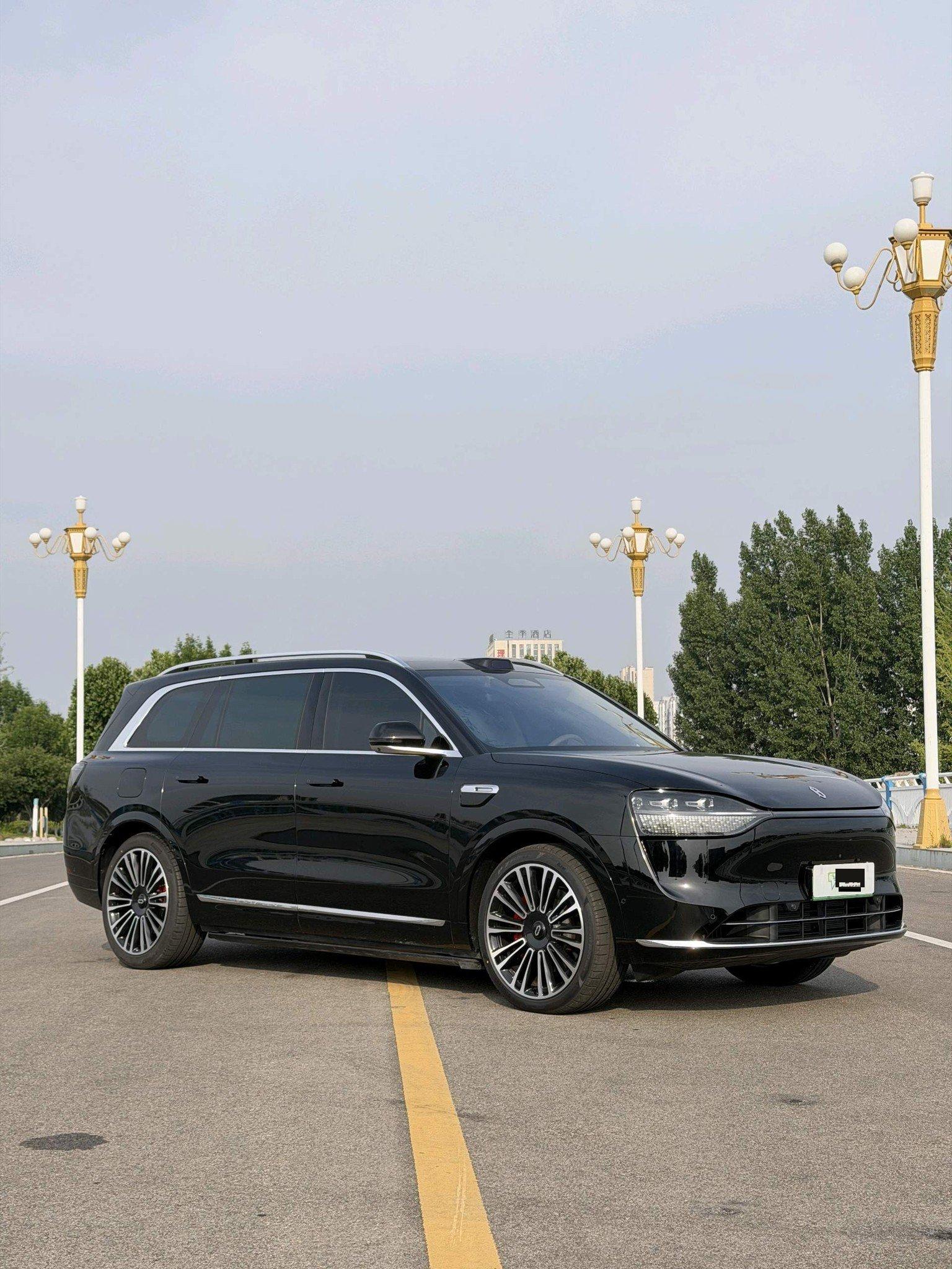 AITO 2025 Model AITO M9 Range-Extended Ultra Version 52kWh 5-Seater Automatic 3