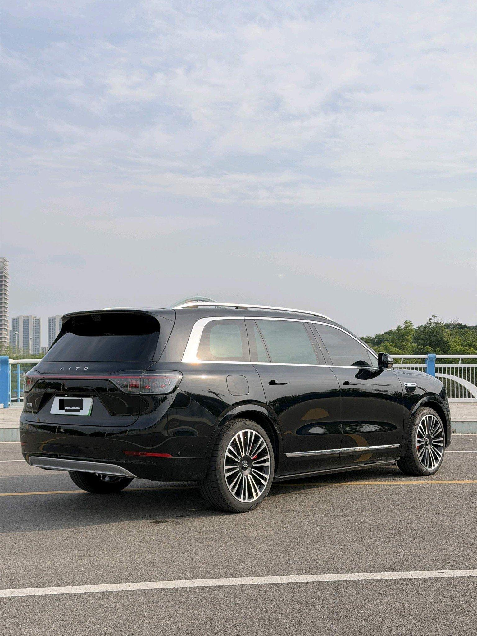 AITO 2025 Model AITO M9 Range-Extended Ultra Version 52kWh 5-Seater Automatic 4