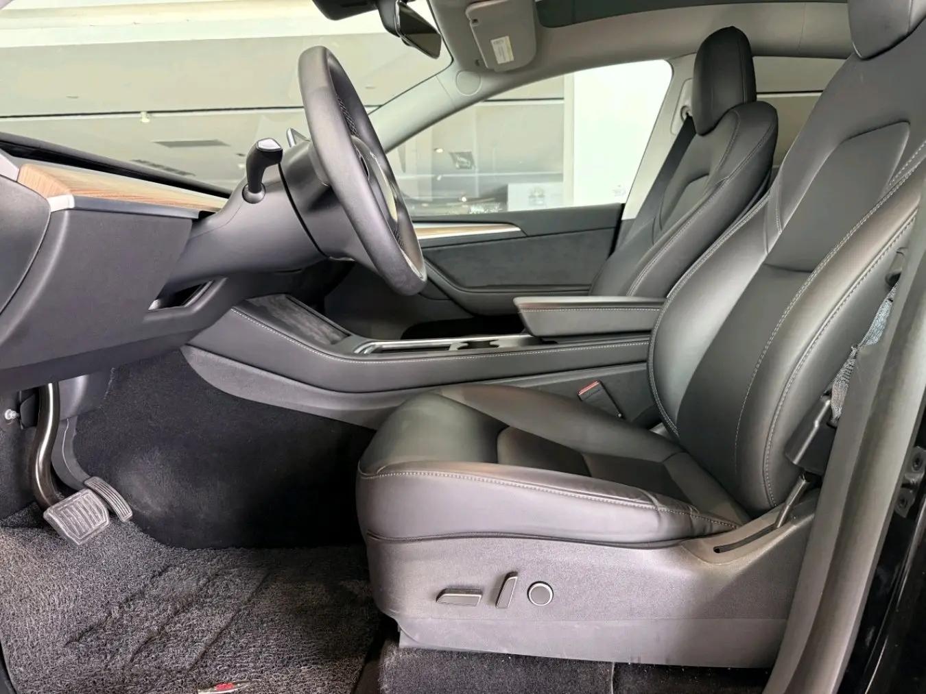 Model Y 2022 rear-wheel drive version 4