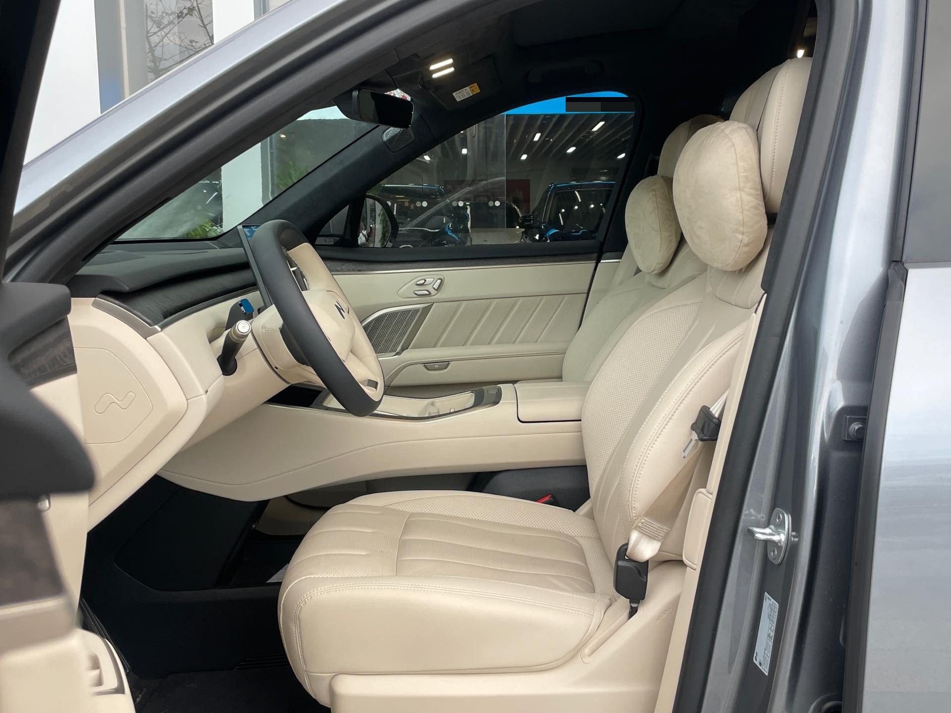ONVO 2025 L90 Ultra six-seat automatic gear 3