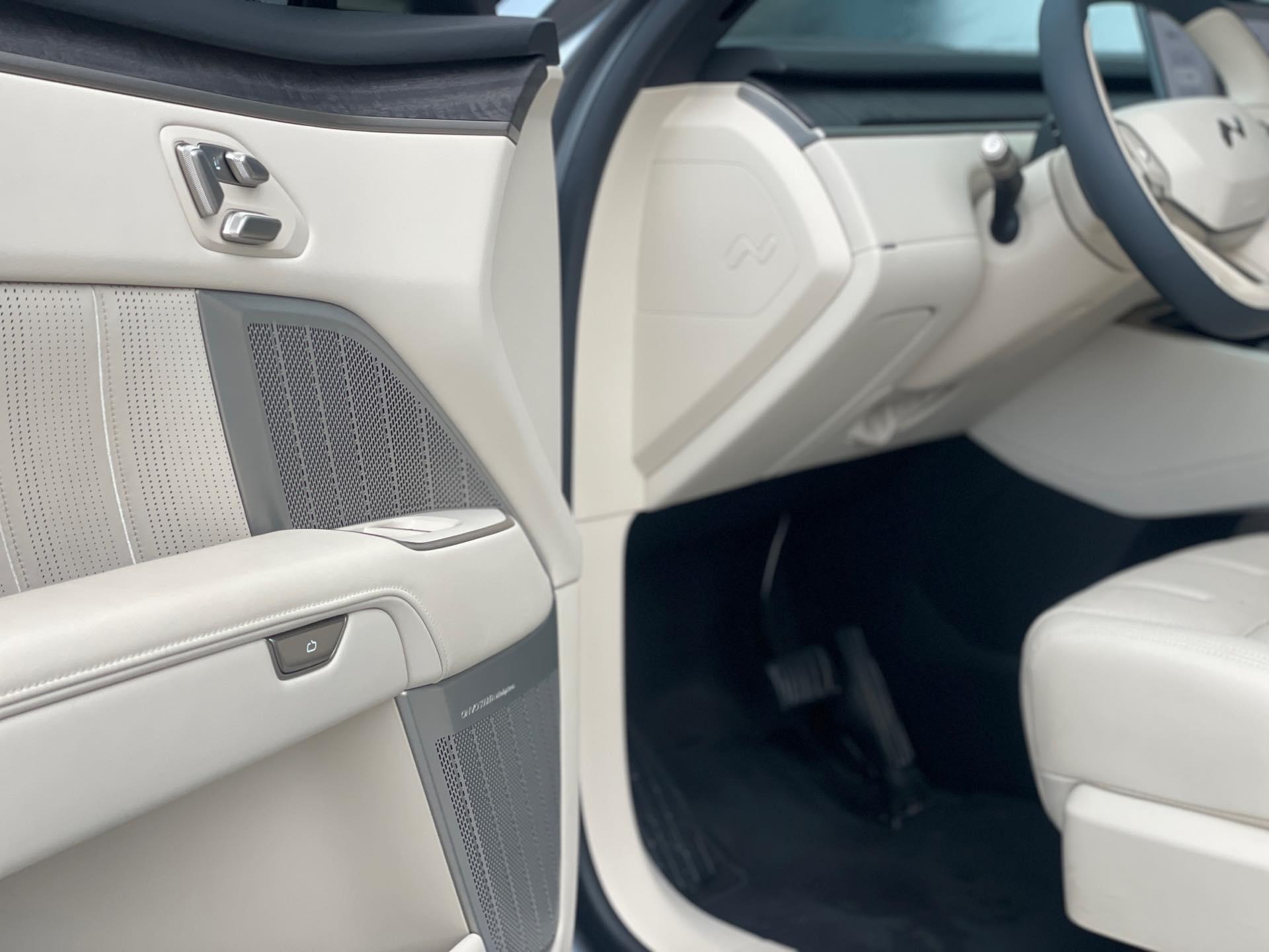 ONVO 2025 L90 Ultra six-seat automatic gear 4