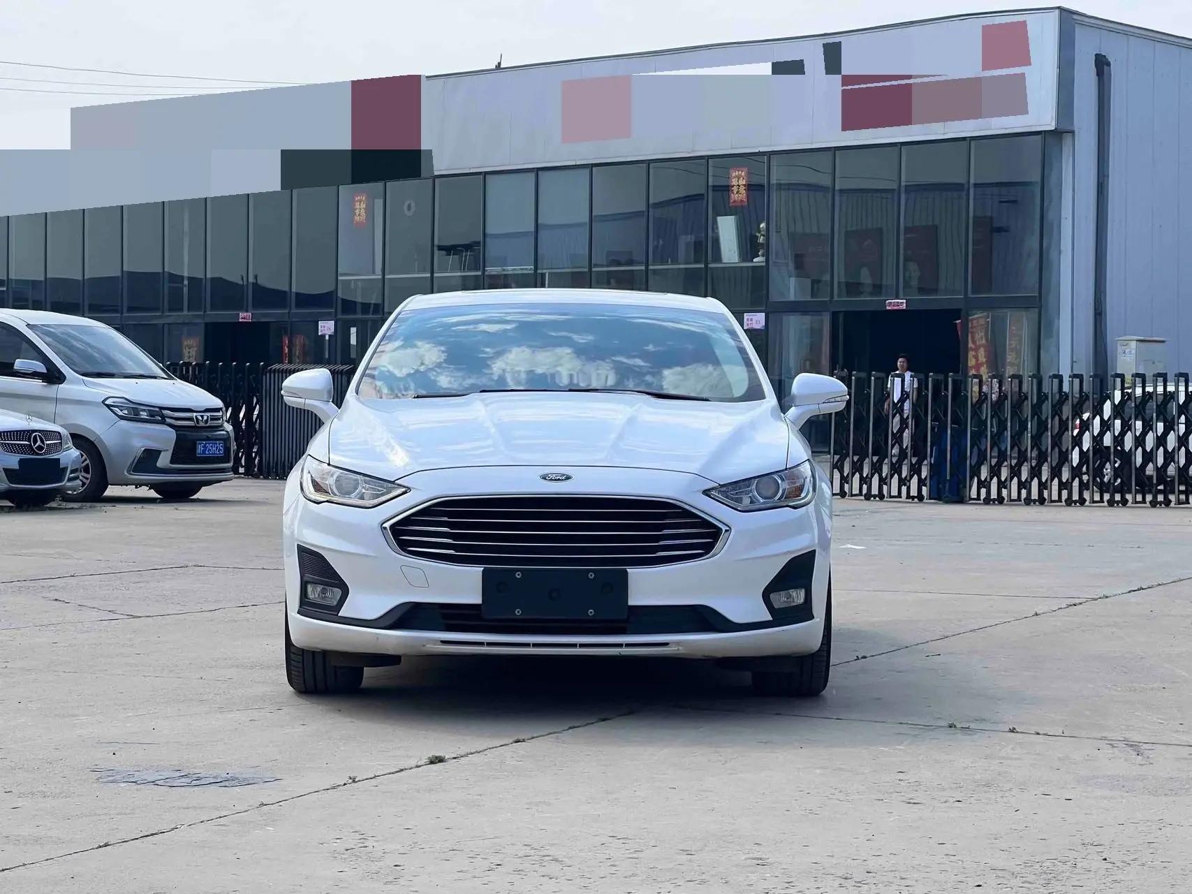 Ford Mondeo 2020 EcoBoost 180 Luxury Edition 2