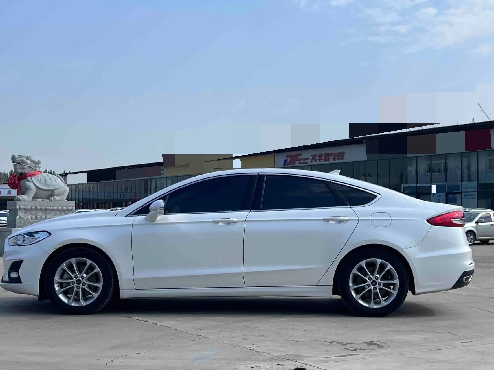 Ford Mondeo 2020 EcoBoost 180 Luxury Edition 4