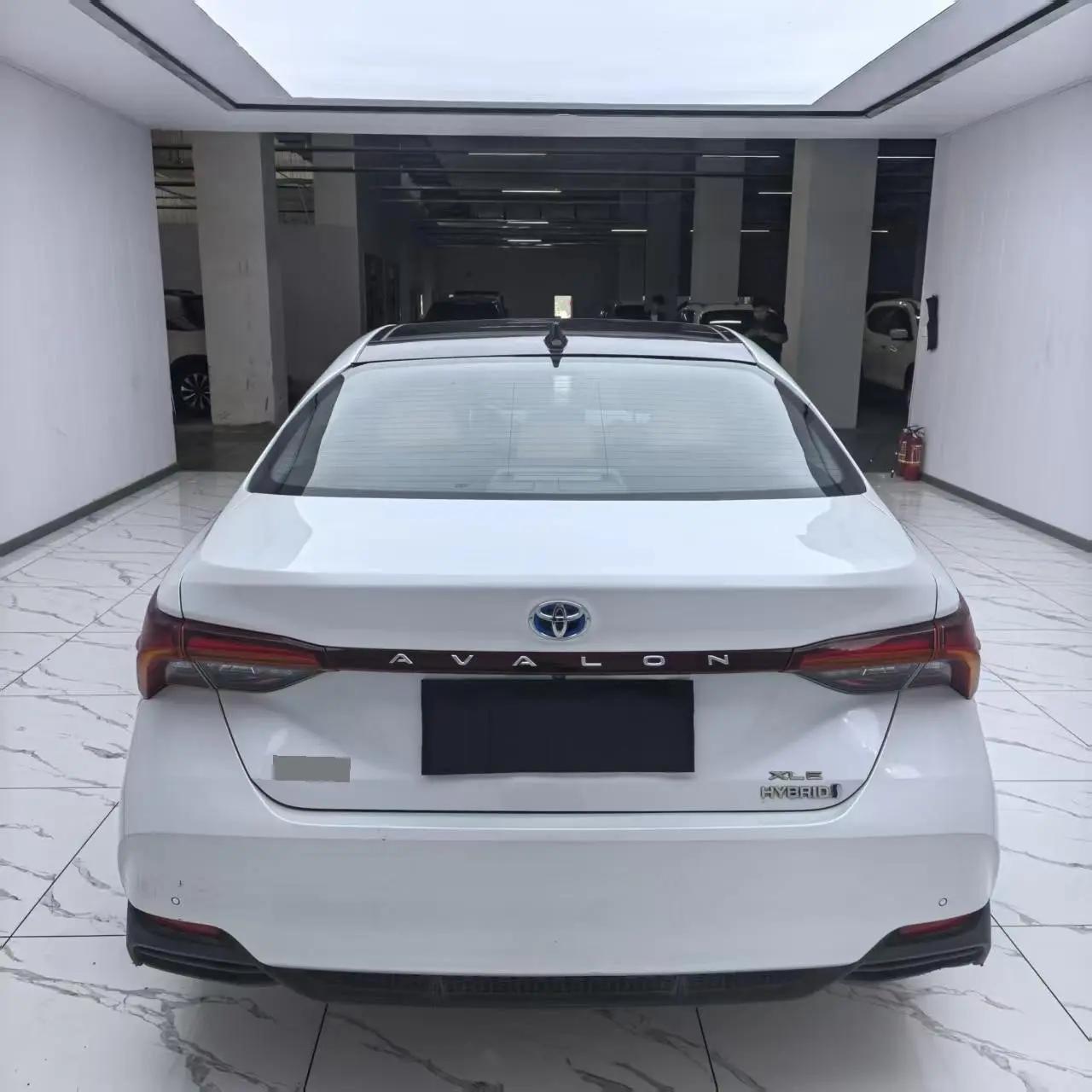 Toyota 2023 Asian Dragon Double Engine 2.5 Stepless XLE Premium Automatic Gear 8