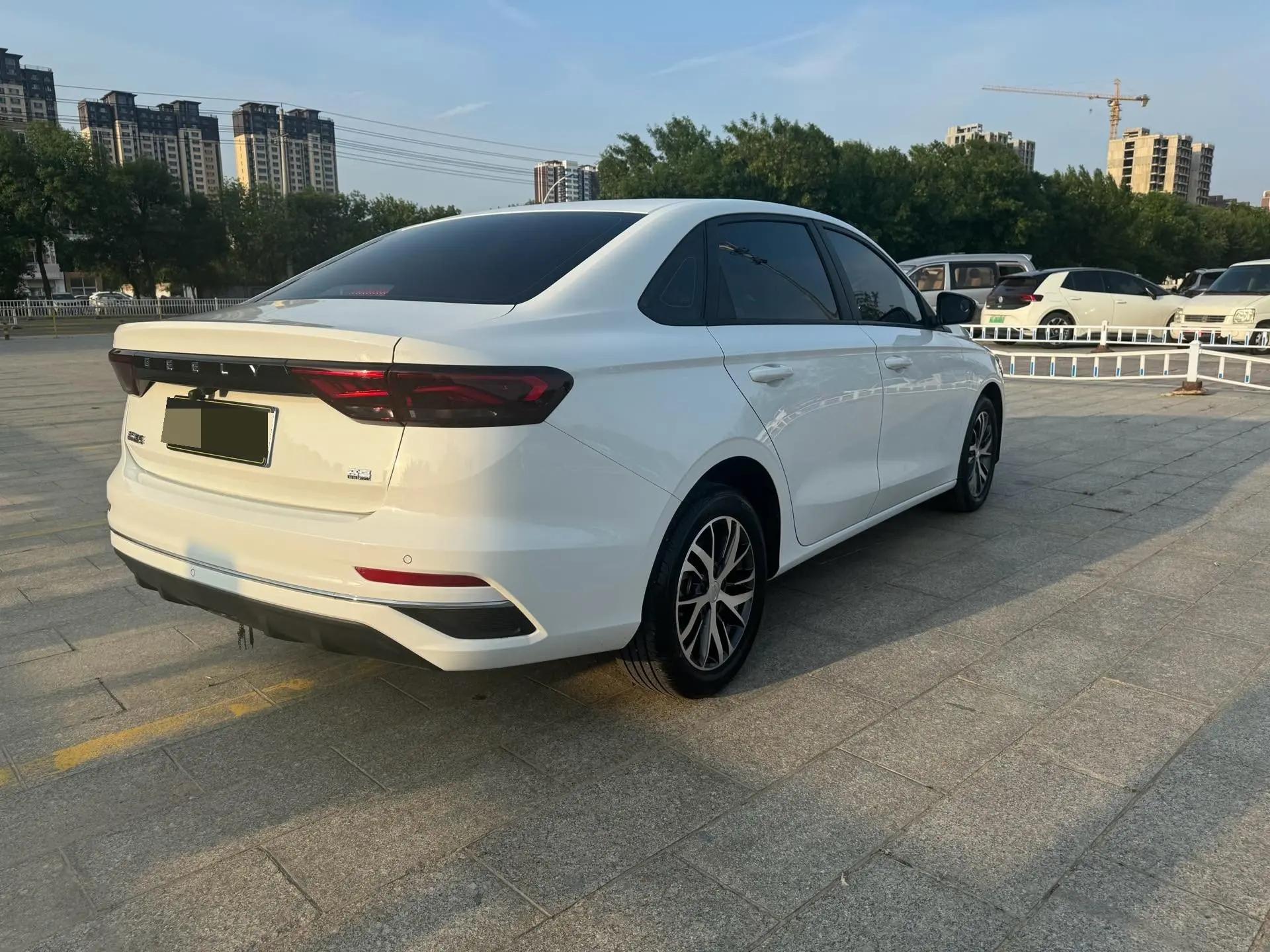 Geely 2025 Emgrand-Sanxiang 1.5 Stepless Star Edition Automatic Gear 10