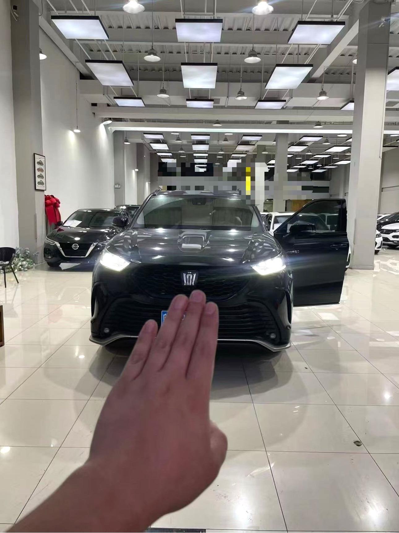 Crown Land Release 2022 2.5L HEV 4-wheel Drive Premium Edition 5