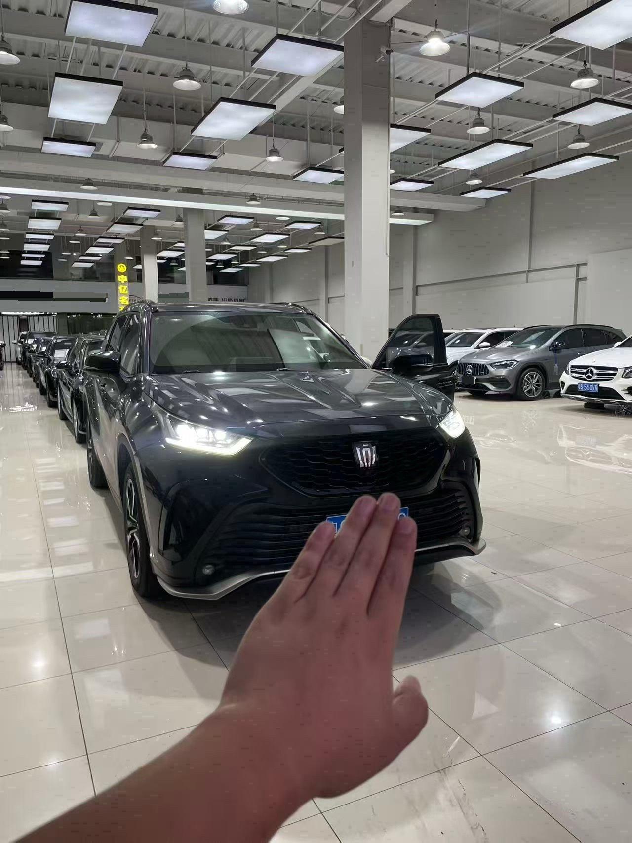 Crown Land Release 2022 2.5L HEV 4-wheel Drive Premium Edition 7