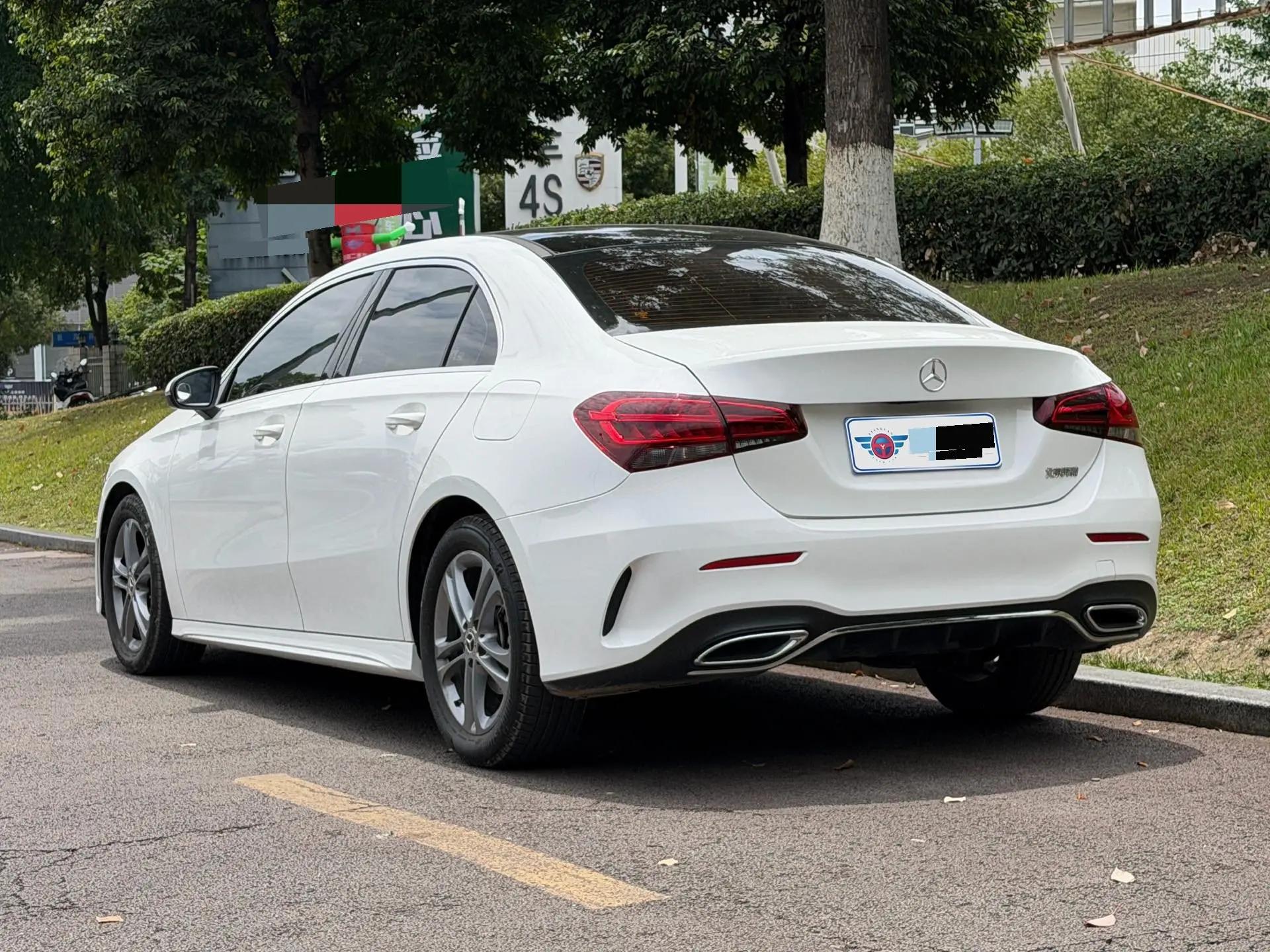 Mercedes Benz Class A 2022 model facelift A 180 L sports car 3