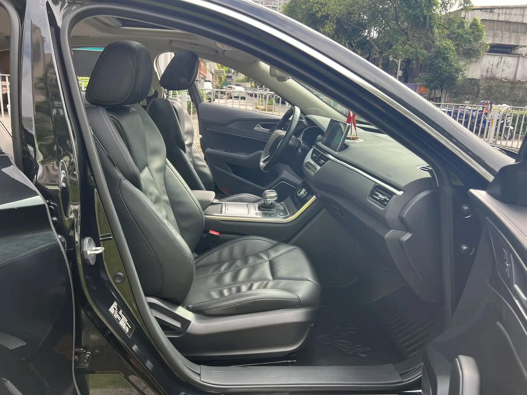 HongQi H5 Classic 2022 Classic Change 1.8T Auto Zhilian Flag Rhyme Edition 10