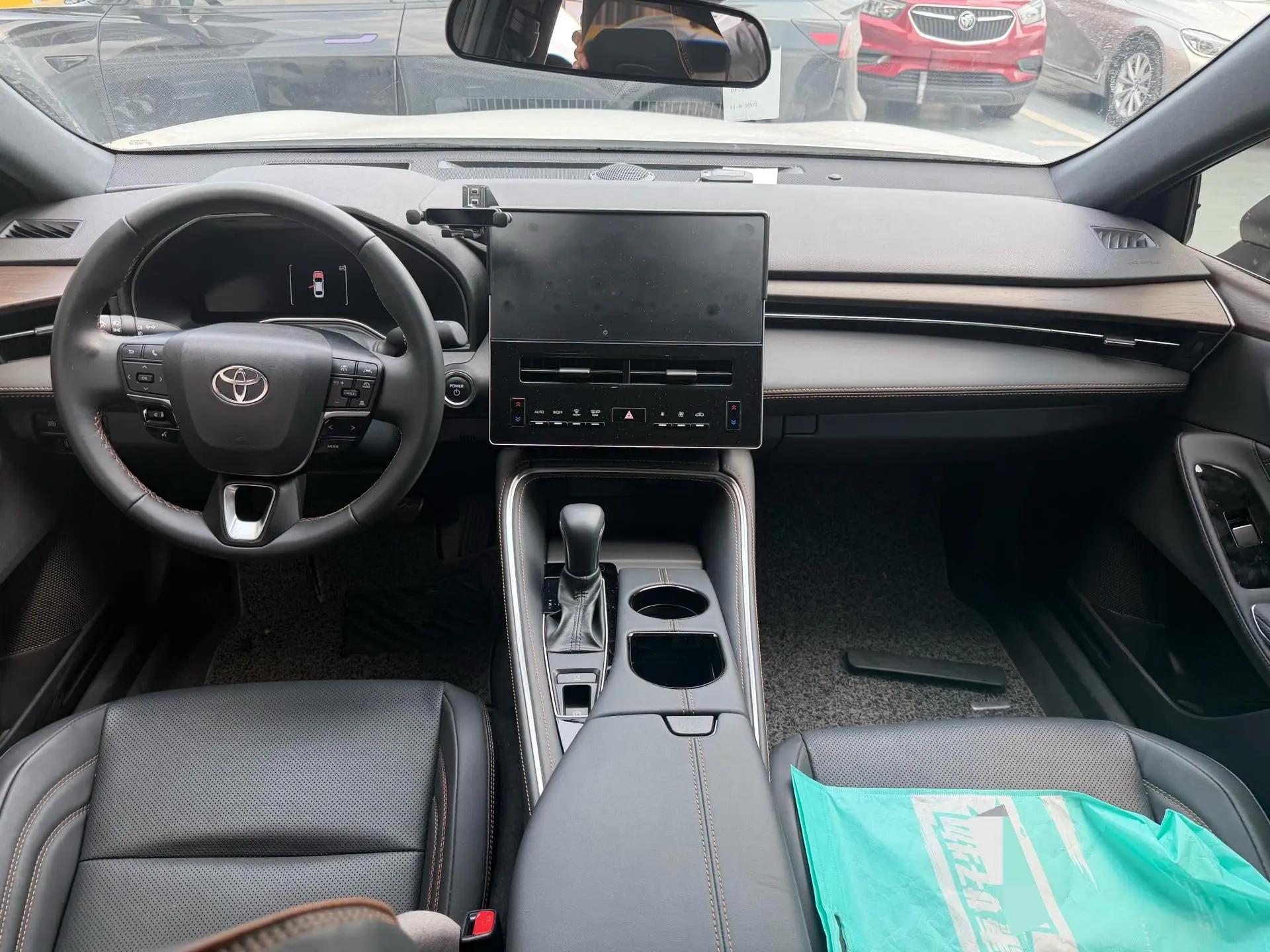 Toyota 2024 Asian Dragon Dual Engine 2.0 CVT Luxury Edition Automatic 3